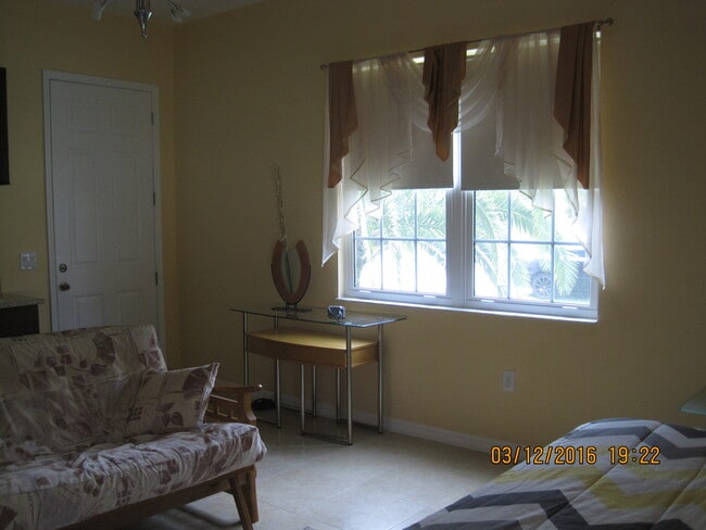 Building Photo - 22 Boston Ln