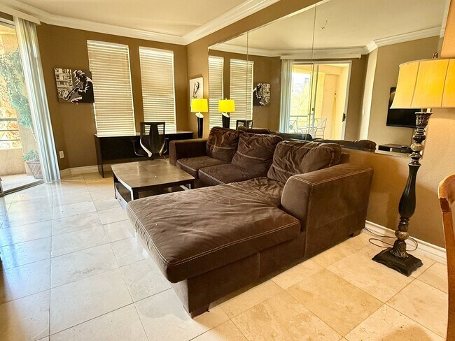Building Photo - Meridian FURNISHED 2 BDR /2 BATH Luxury Co...