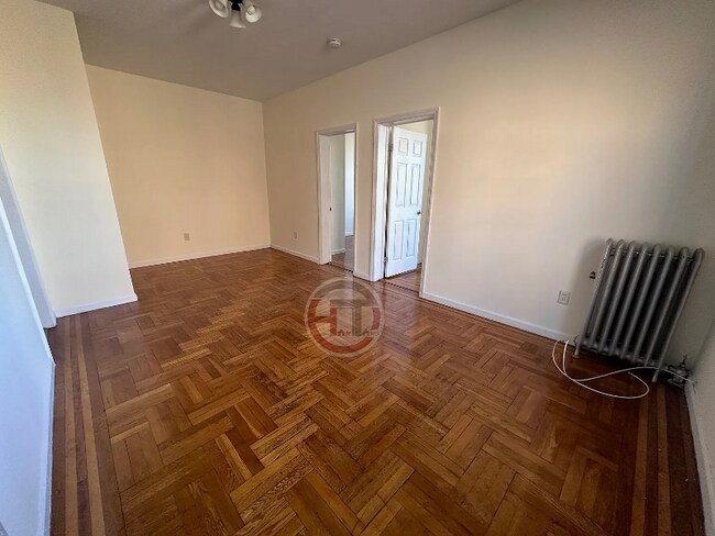 Foto del edificio - 3132 Buhre Ave