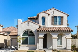 Building Photo - 934 E Shady Charmer Ave