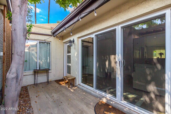 Building Photo - 4916 E Edgemont Ave