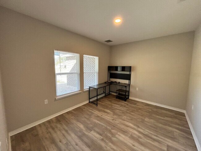 Foto del edificio - 6737 Sarah Ann Way