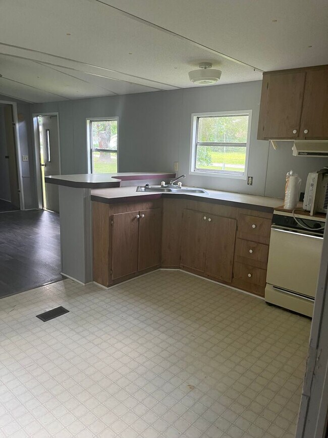 Building Photo - Charming 2-Bedroom Home in Midway - Available for Rent