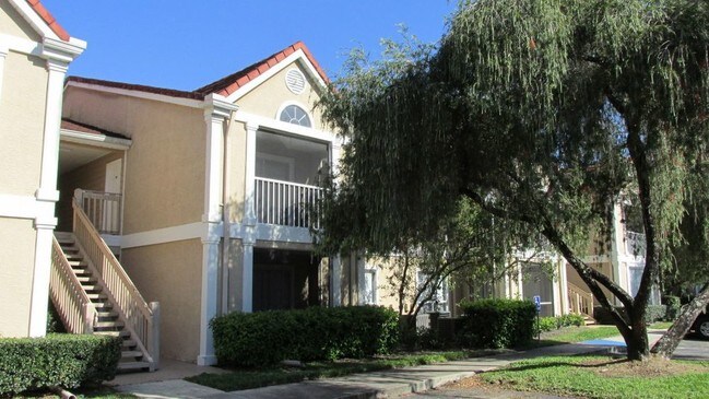 Building Photo - 9481 Highland Oak Dr