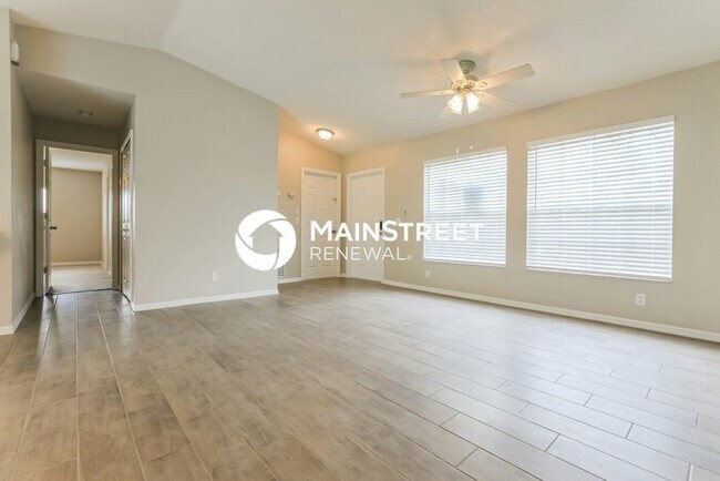 Building Photo - 3 Bedroom Pet-Friendly Home in PORT CHARLO...