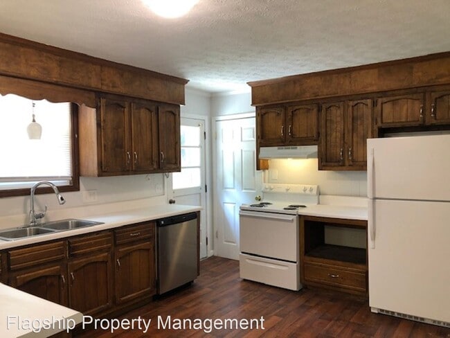 Building Photo - 4 br, 2.5 bath House - 15 Carriage Court