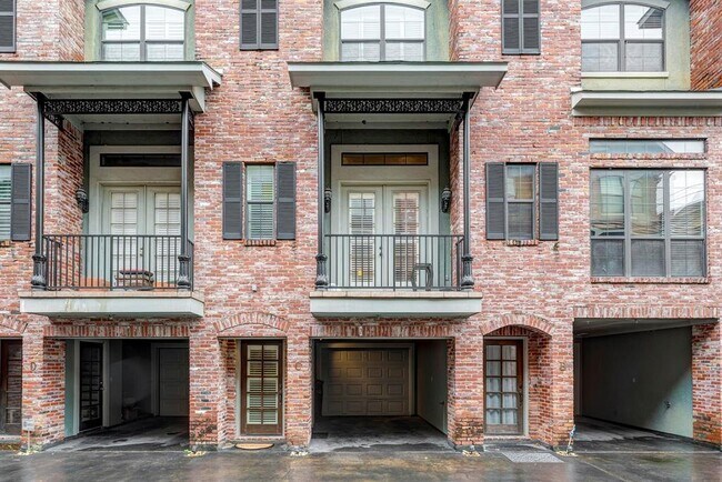 Foto del edificio - 2346 Camden Dr