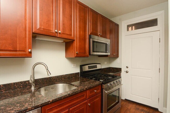 Foto del edificio - 722 W Addison St