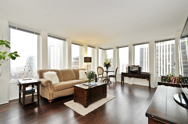 Foto del edificio - 100 E Walton St