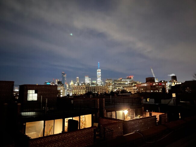 Foto del edificio - 102 Christopher St