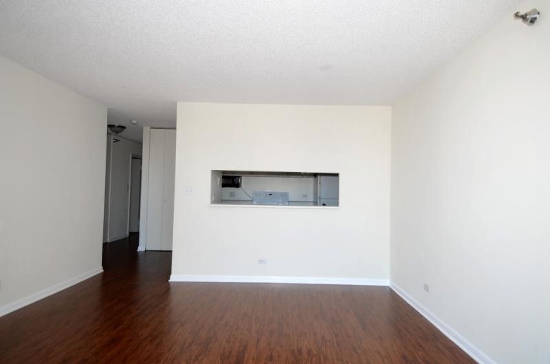 Primary Photo - 1141 N Dearborn St