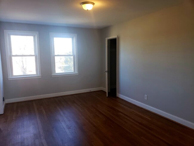 Building Photo - Cozy 2-bedroom, 1-bathroom, apartment