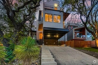 Building Photo - 2612 Carnarvon Ln