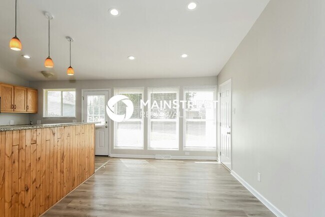 Foto del edificio - 3 Bedroom Pet-Friendly Home in St. Louis, MO with Main Street Renewal