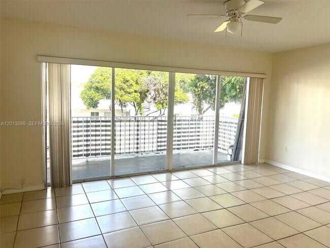 Foto del edificio - 7701 SW 88th St