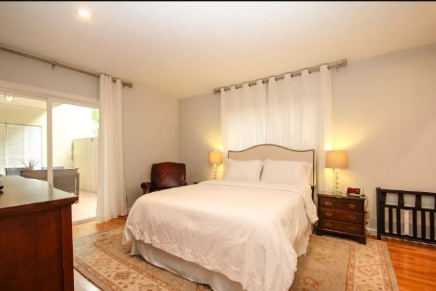 Dormitorio 1 - 423 S Rexford Dr