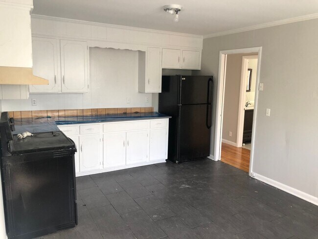 Building Photo - 6533 Thunderbird Dr