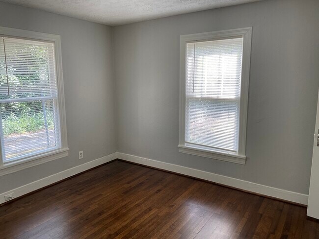 Foto del edificio - Remodeled 2 bedroom 1 bath close to UAMS