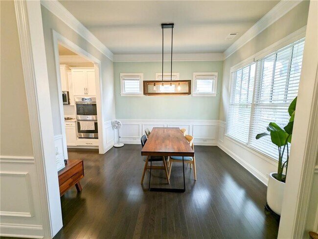 Foto del edificio - 548 Suwanee Green Blvd