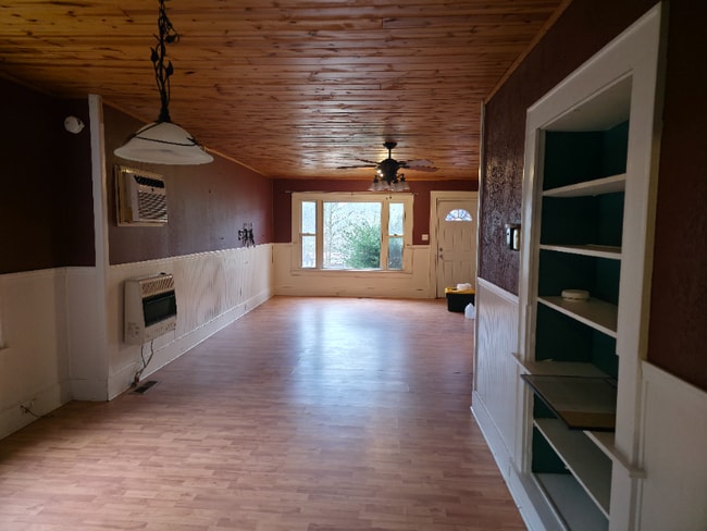 Building Photo - 105 Locust St