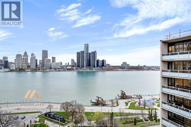 Building Photo - 111 Riverside Dr E