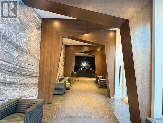 Building Photo - 308 Jarvis St