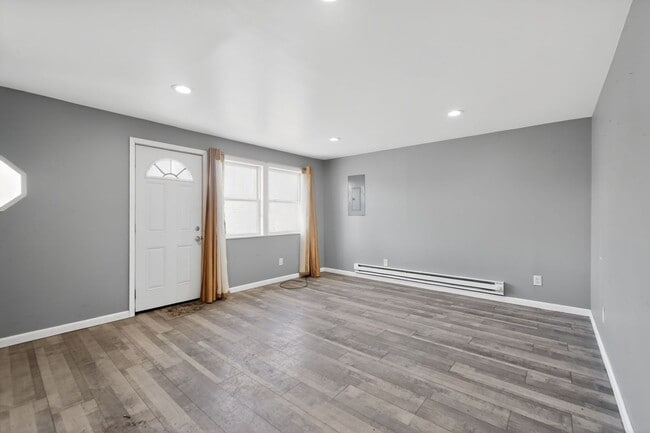 Building Photo - Charming 1BR House in Alum Bank