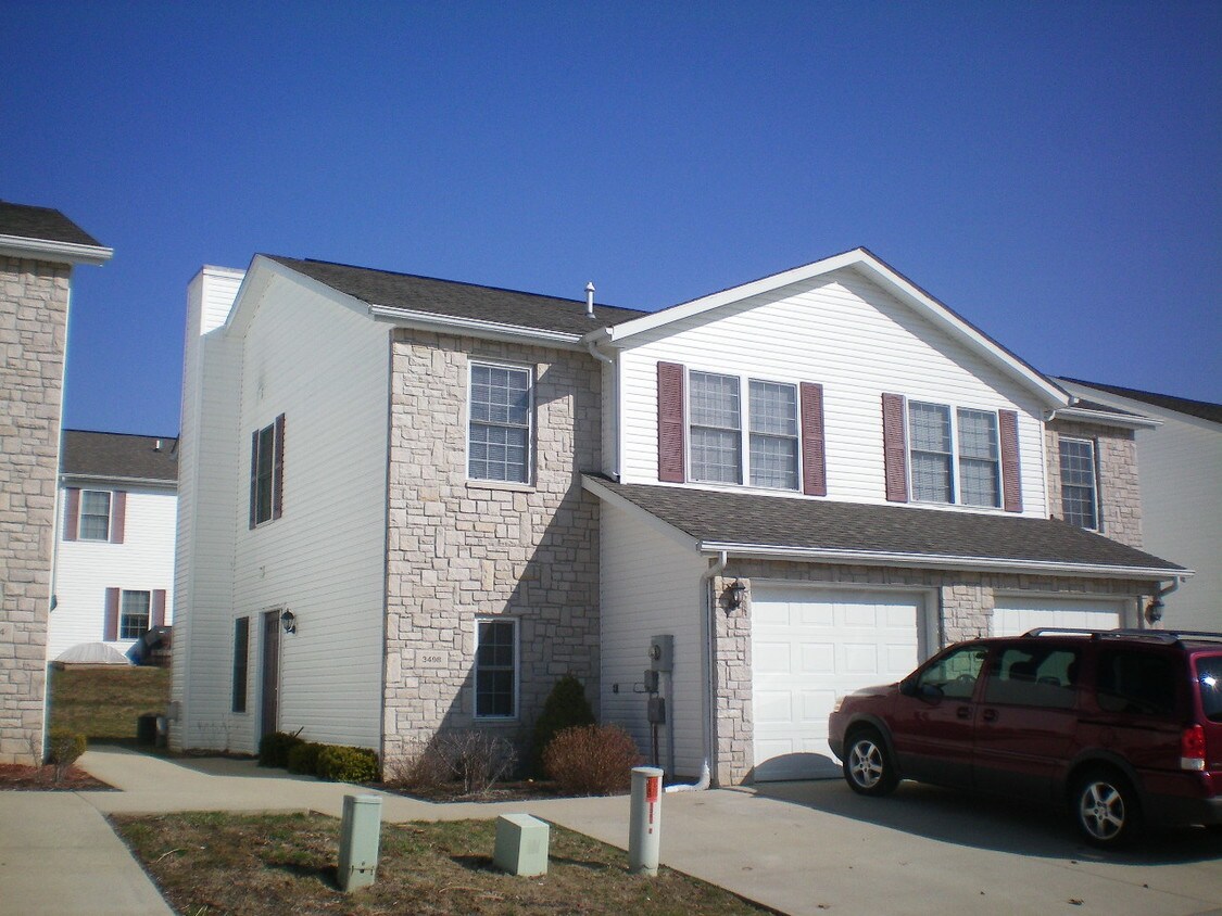 3498 S Oaklawn Cir, Bloomington, IN 47401 Condo for Rent in