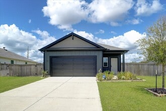 Building Photo - 511 Louis Ln