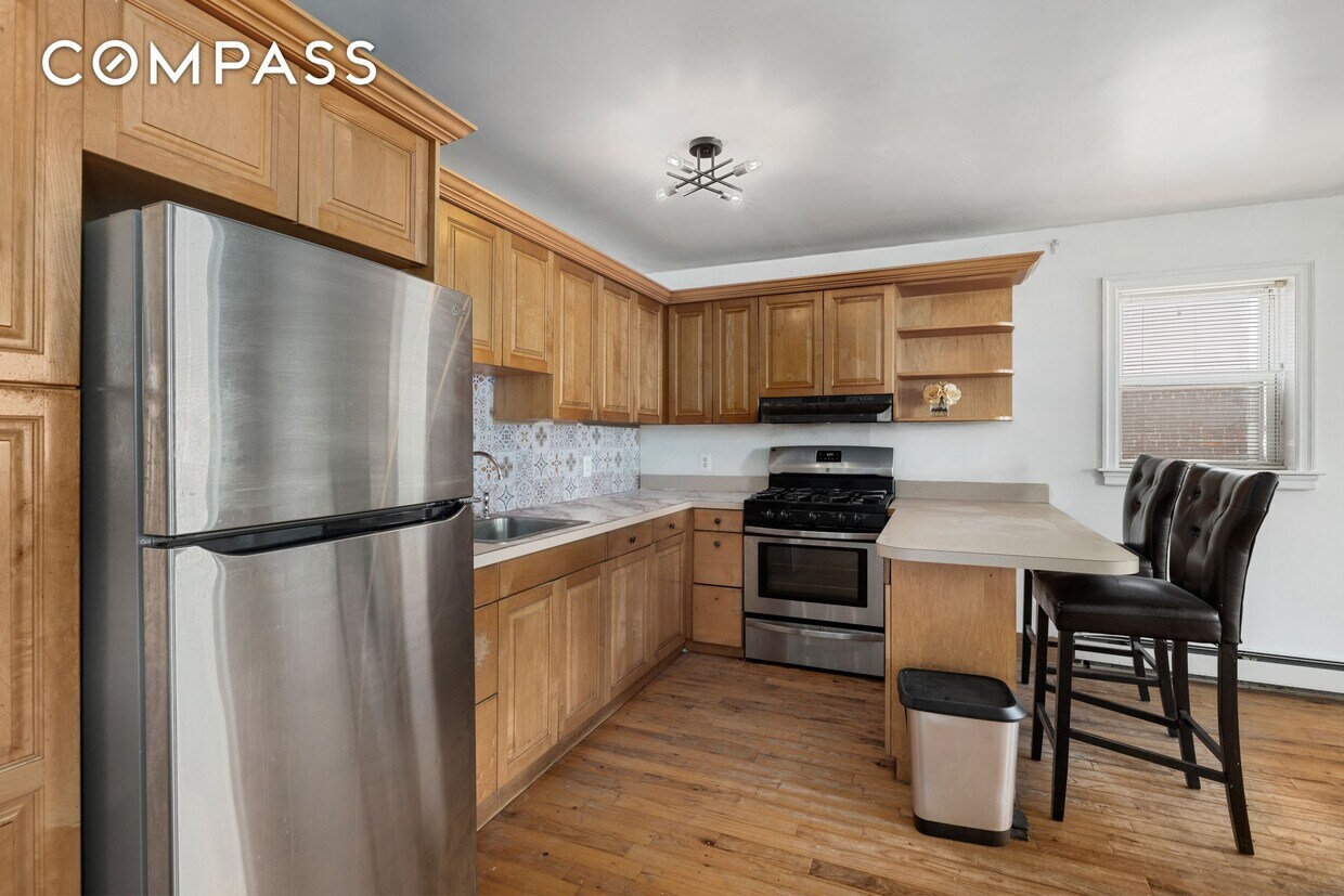 256 E 236th St Unit 2, The Bronx, NY 10470 Room for Rent in The Bronx