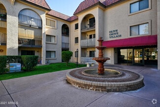 Building Photo - 3033 E Devonshire Ave