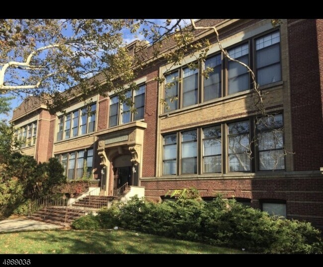 Foto del edificio - 434 Lawrence St