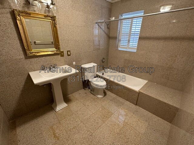 Foto del edificio - 6325 Southwood Ave