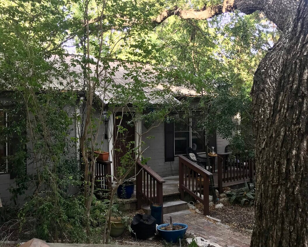 Foto principal - 607-602 Upson St