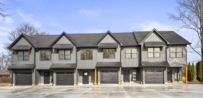 Foto del edificio - BRAND NEW Townhome in Winchester...Walking Distance to Downtown Square!