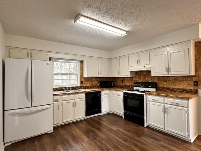 Foto del edificio - 1202 Grayland Dr