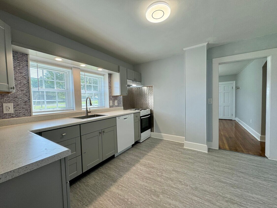 Foto principal - Location, Community, and Quality Living, S...