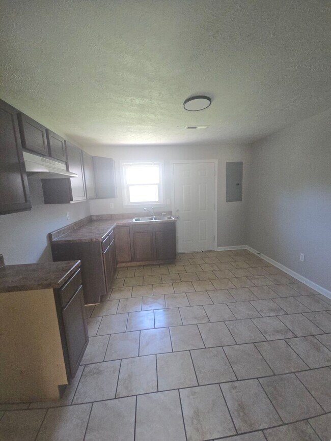 Foto del edificio - 916 Monroe Ave