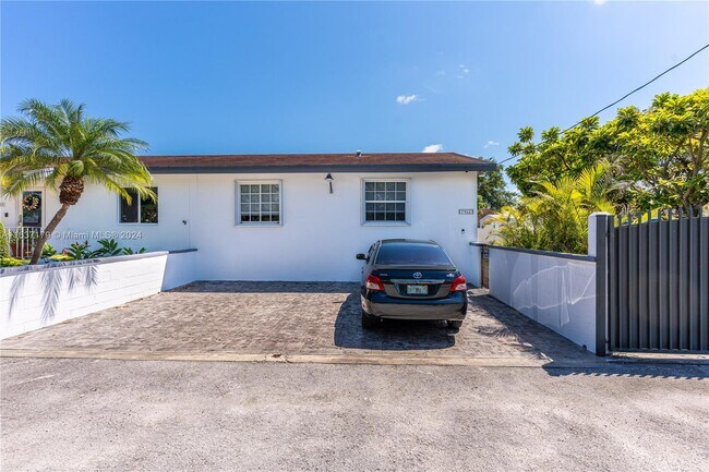 Building Photo - 7452 SW 12th St