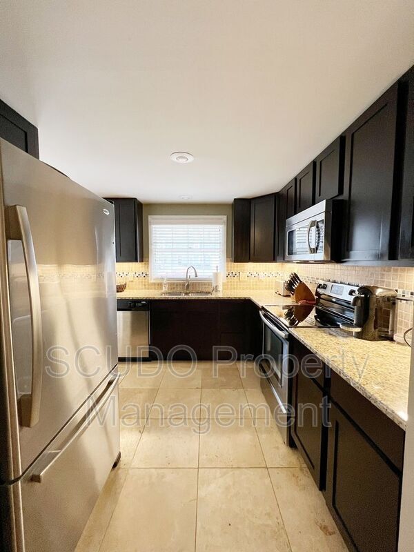 Building Photo - 4915 W 78th Terrace