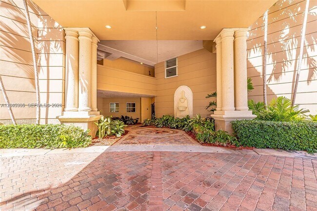 Building Photo - 17150 N Bay Rd