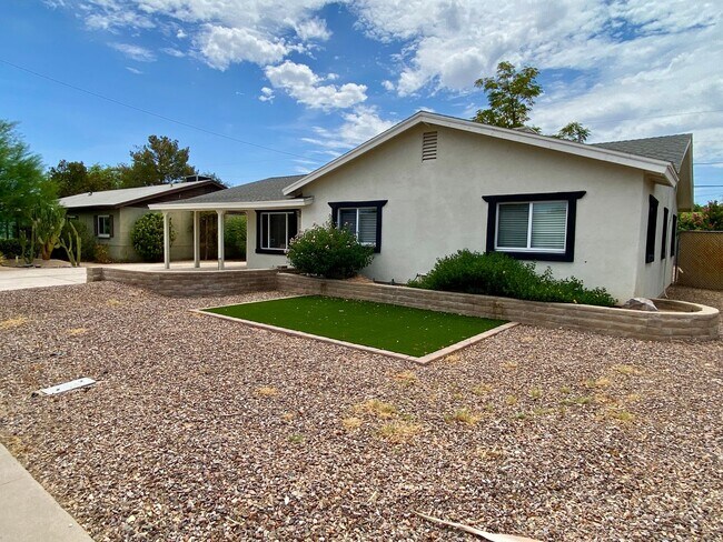 Foto del edificio - 3 Bedroom 2 Bathroom Home in Scottsdale