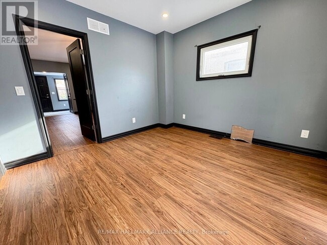 Photo du bâtiment - 5815 Dorchester Rd