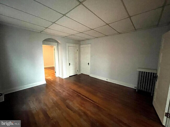 Building Photo - 715 Oak Hill Ave