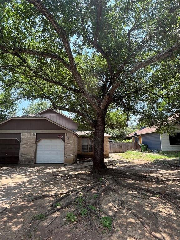 Building Photo - 2033 Redwing Way