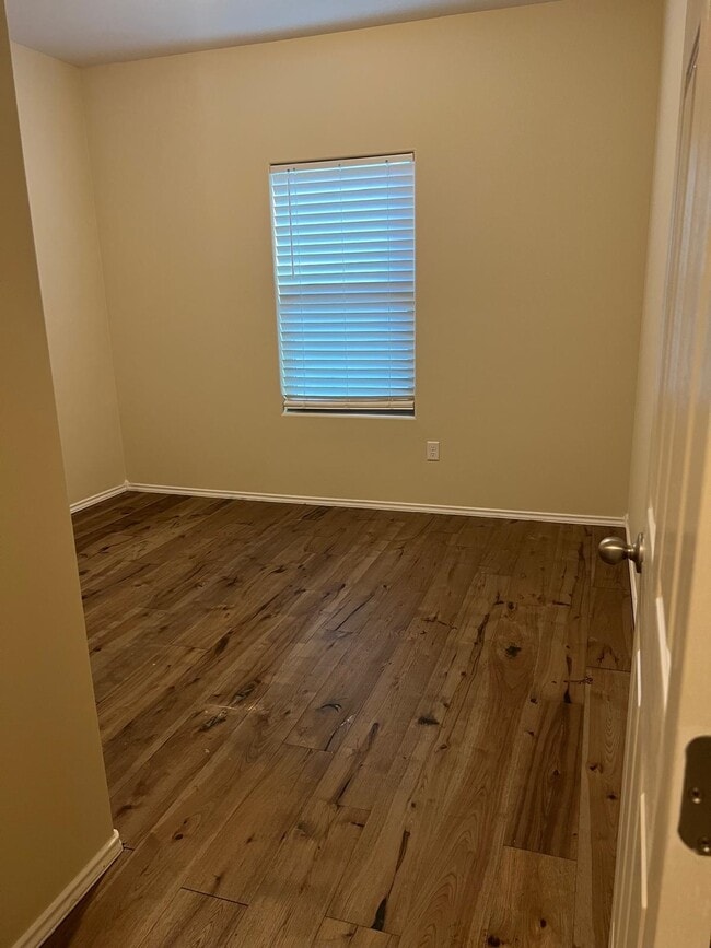 Building Photo - 3207 Simmental Dr