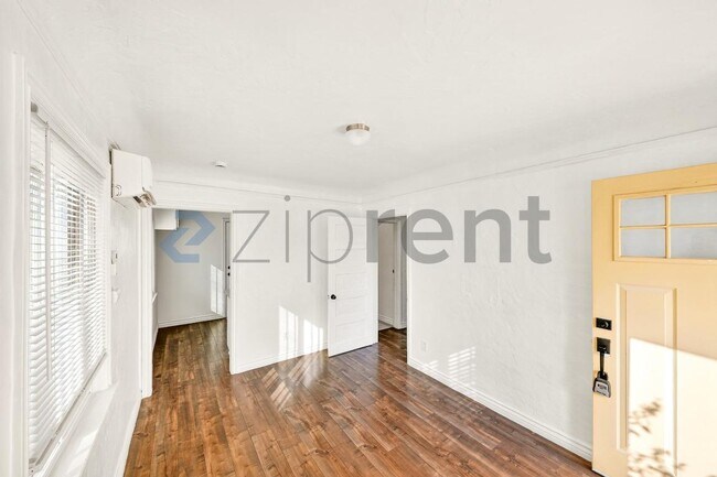 Foto del edificio - 1544 Stanley Ave