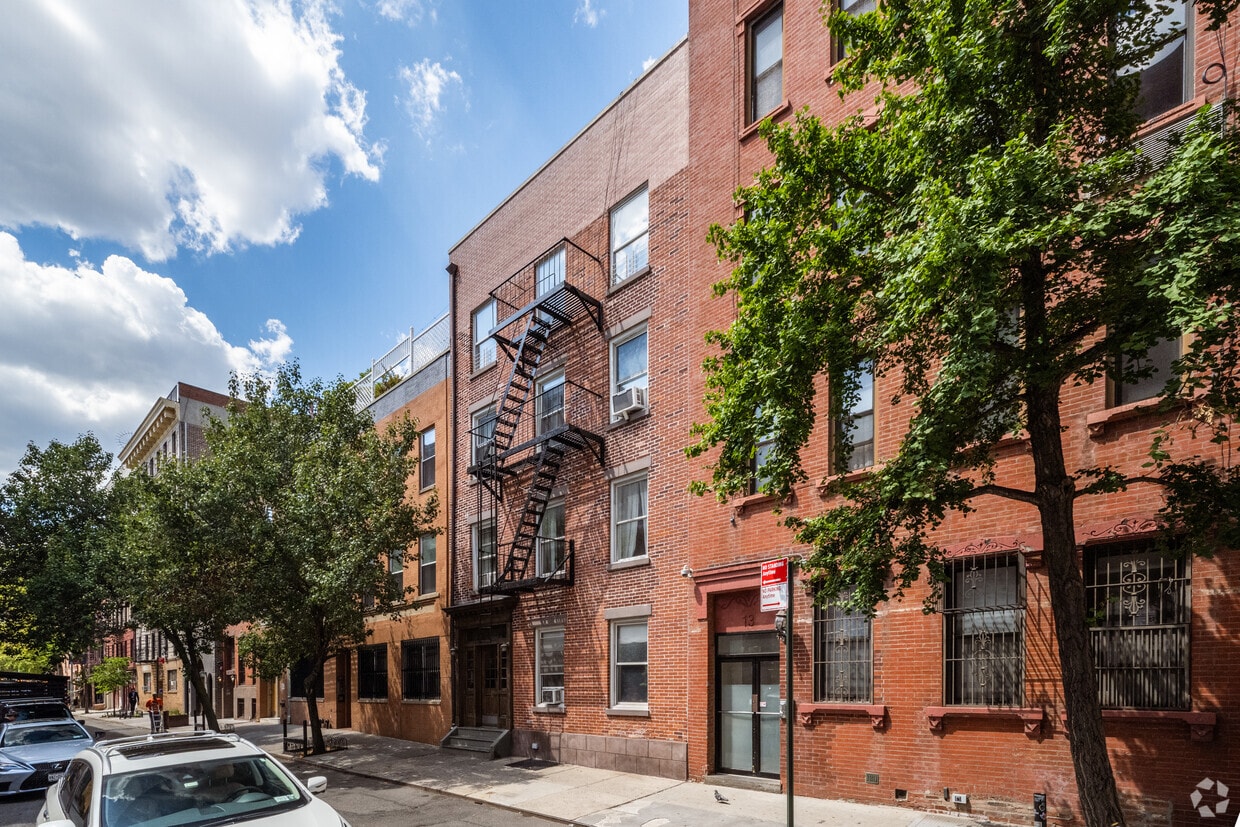 15 Cornelia St, New York, NY 10014 Apartments in New York, NY