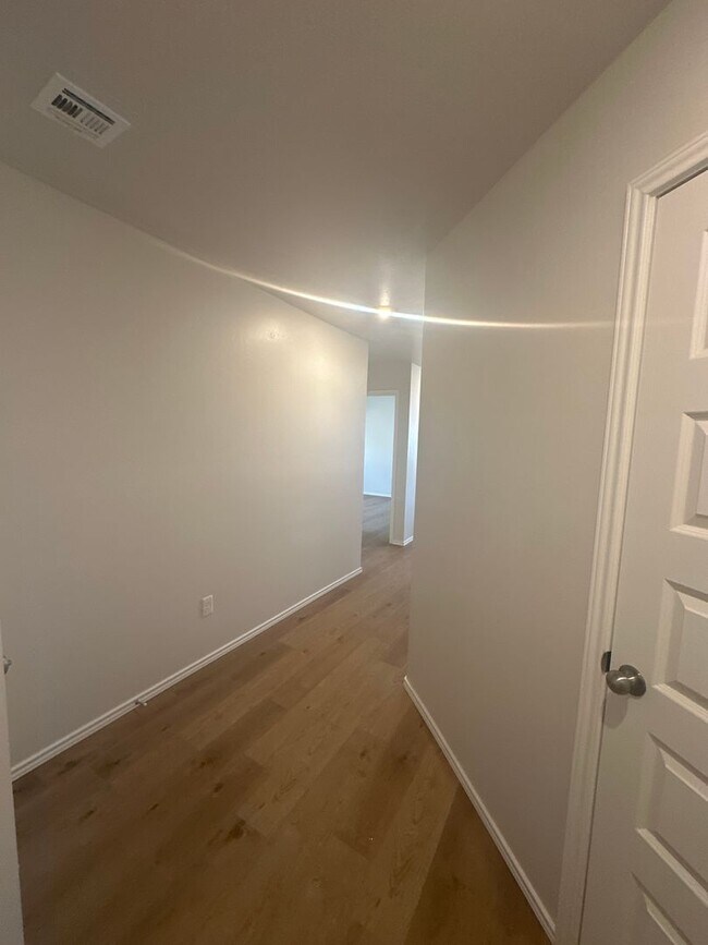 Foto del edificio - BRAND NEW Three Bedroom | Two Bathroom in ...