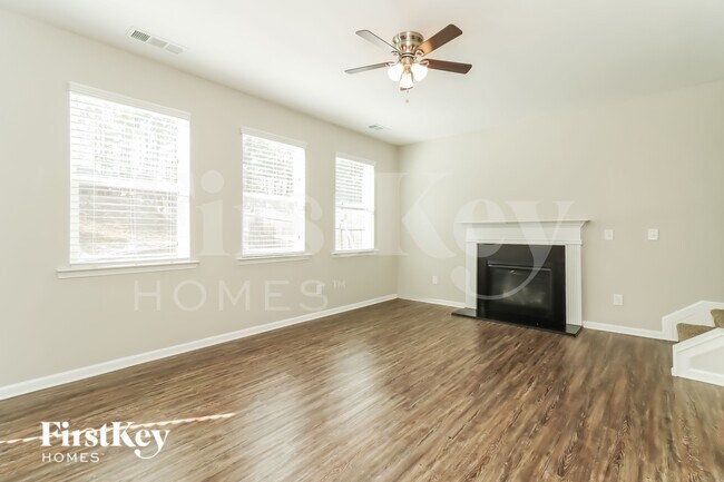 Building Photo - 529 S Fortune Way